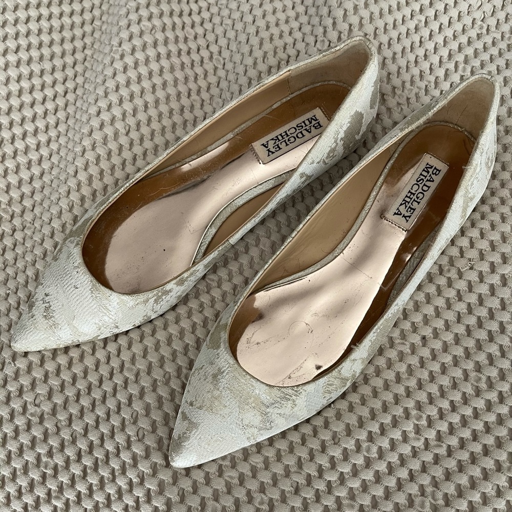 Badgley Mischka Flats - 7 1/2.  Worn once indoors .